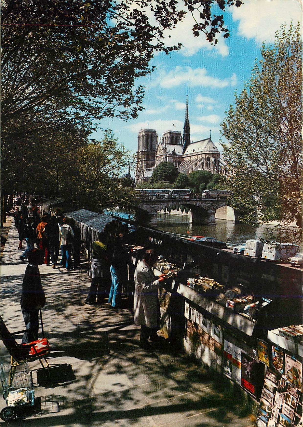 CPM Paris et ses Merveilles Bouquinistes 