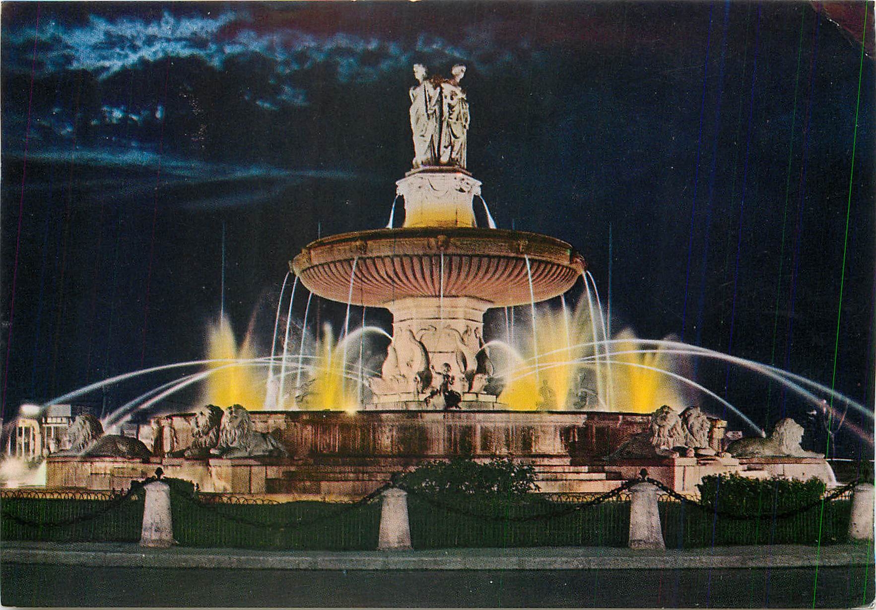 La grande fontaine sur la Rotonde (XIXe s.) — Aix-en-Provence — Éditions de France