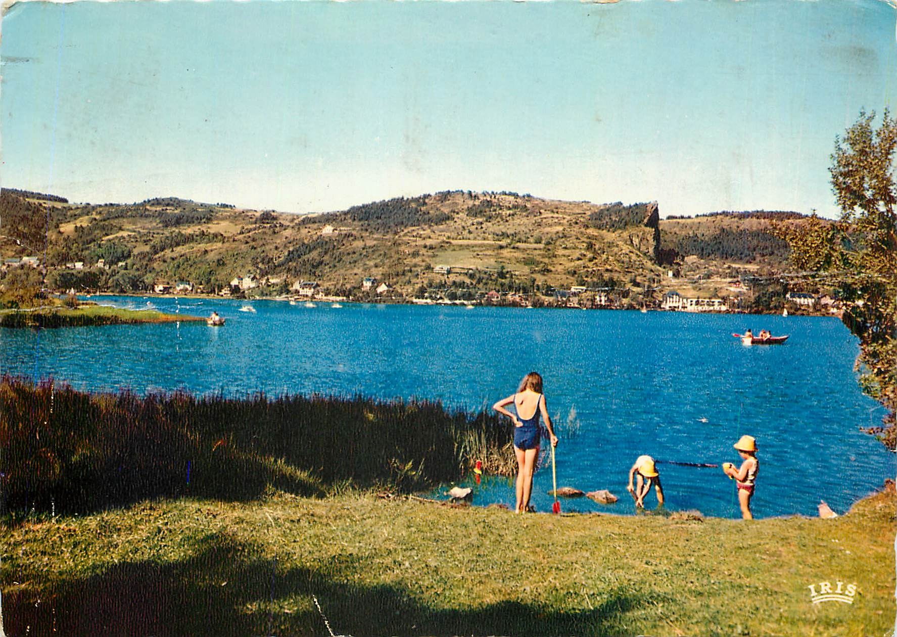 Lac Chambron — vue du lac avec baigneurs et montagnes — éditeur IRIS, n° de série non visible