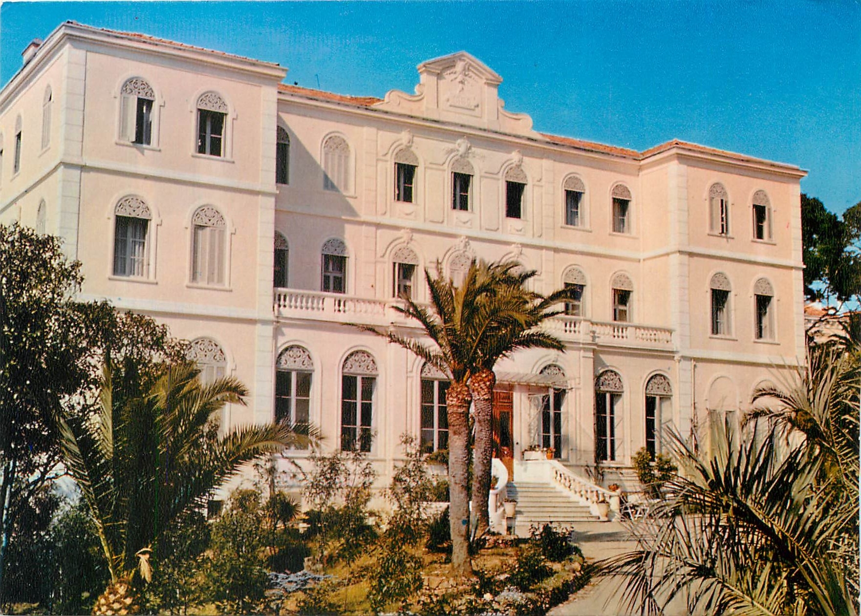 Maison du Souvenir — Saint-Raphaël — S.N.C.F. - Centre de Vacances
