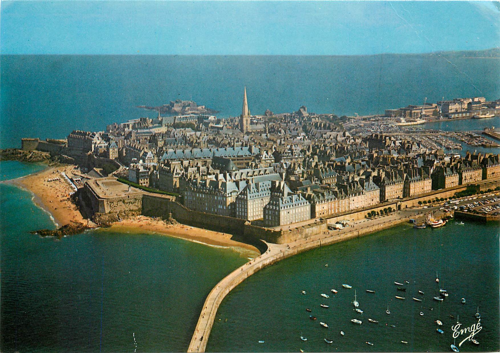 CPM Bretagne Cote d'Emeraude Saint Malo Cite Corsaire L'Intra Muros 