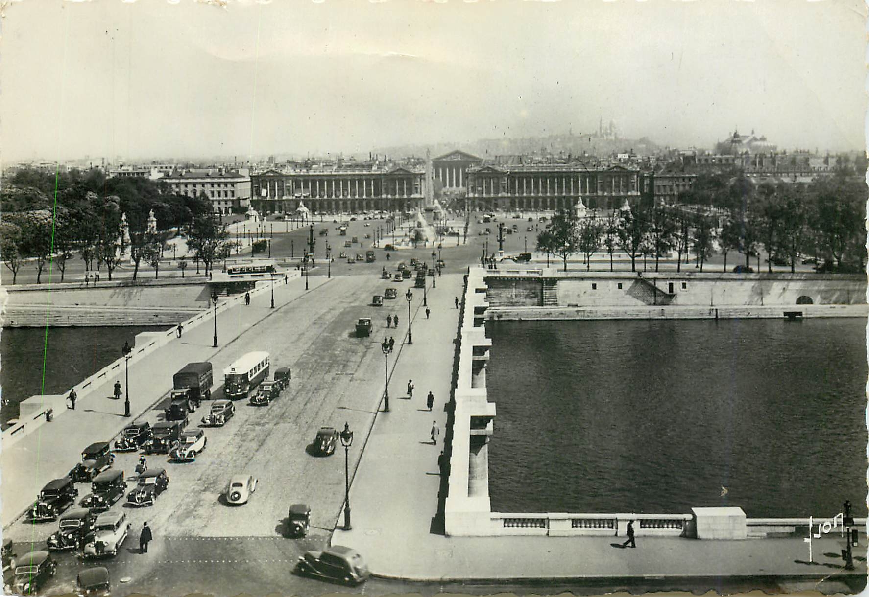 CPM Paris Pont et place de la Concorde et Butte Montmartre 
