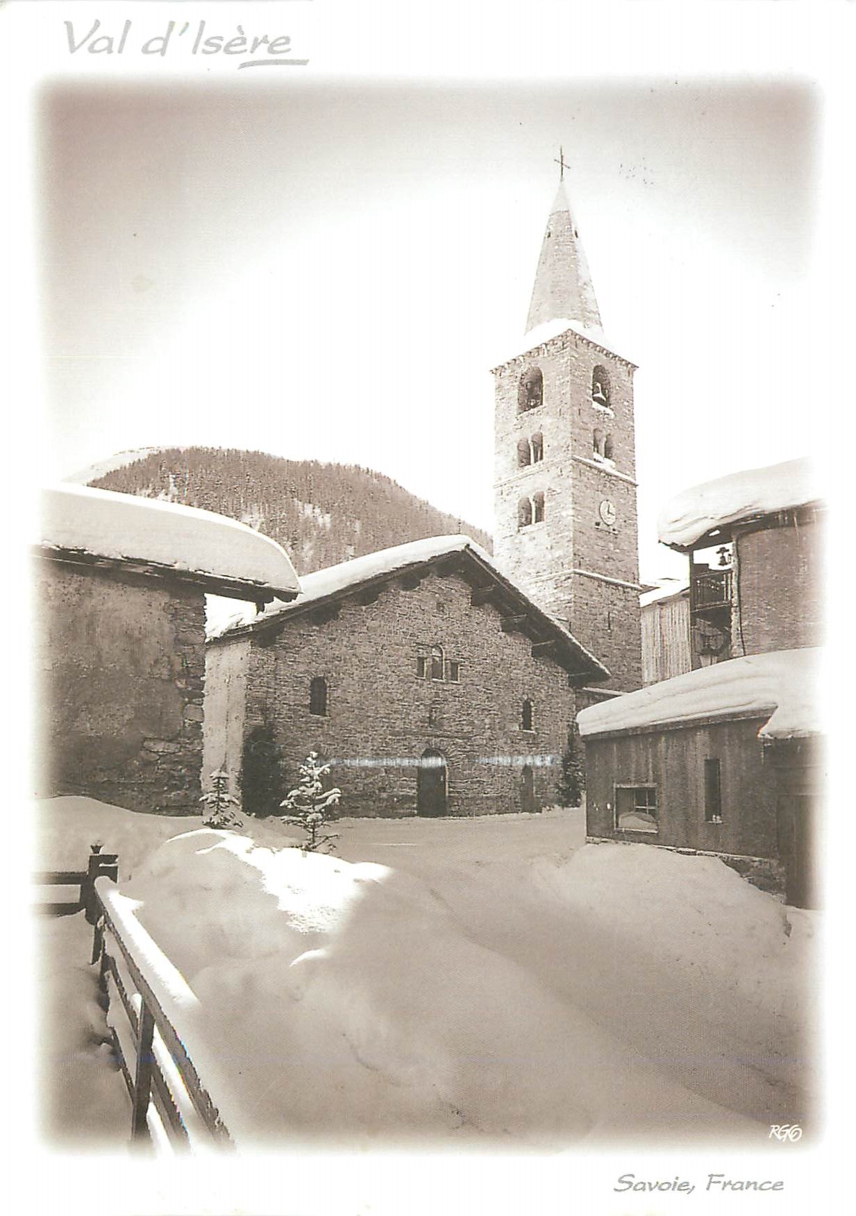 CPM Val d'Isere L'Eglise sous le monteau neigeux 
