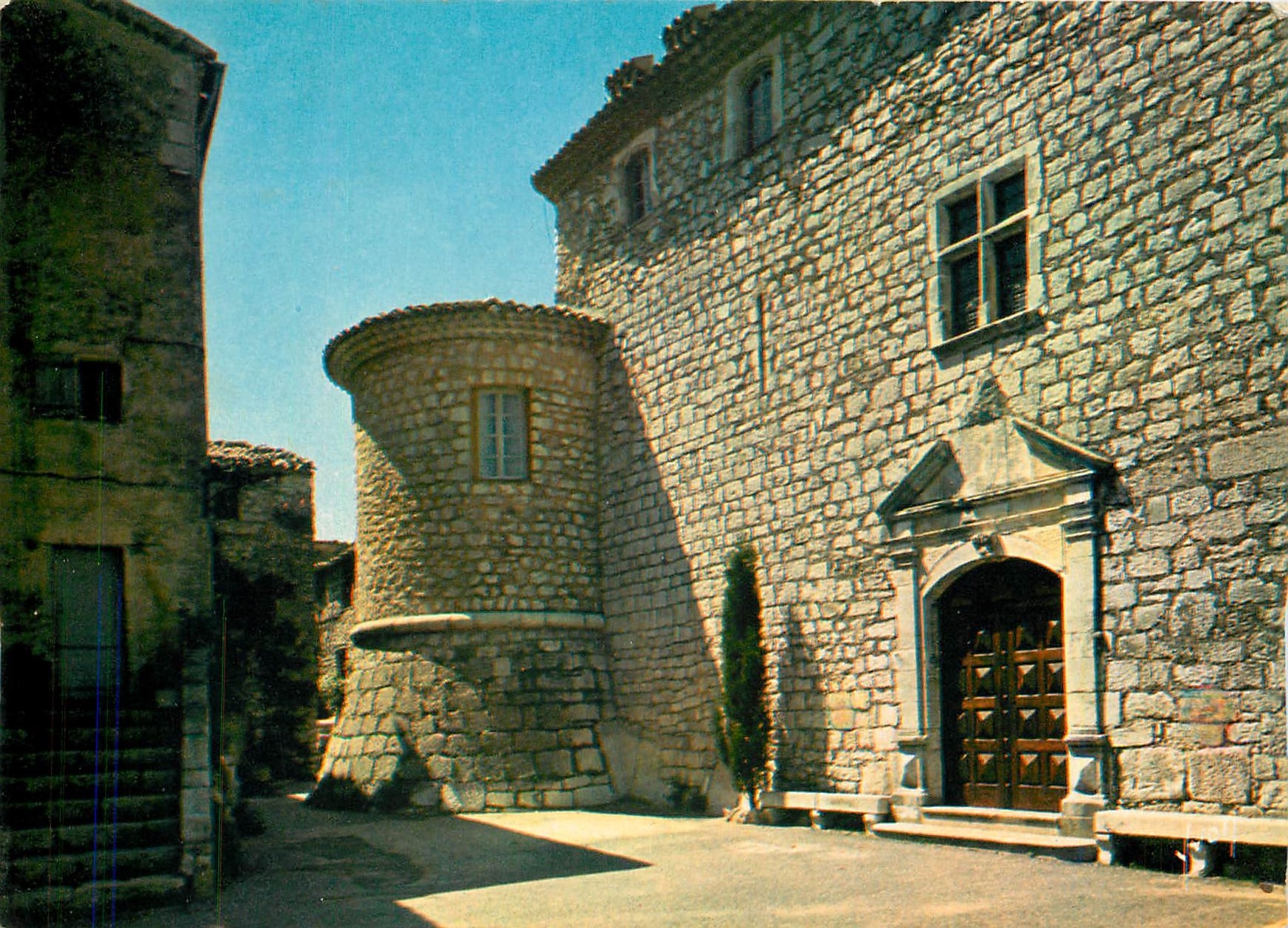 CPM La Cote d'Azur miracle de la nature Gourdon Alpes Maritimes Le Vieux Chateau 