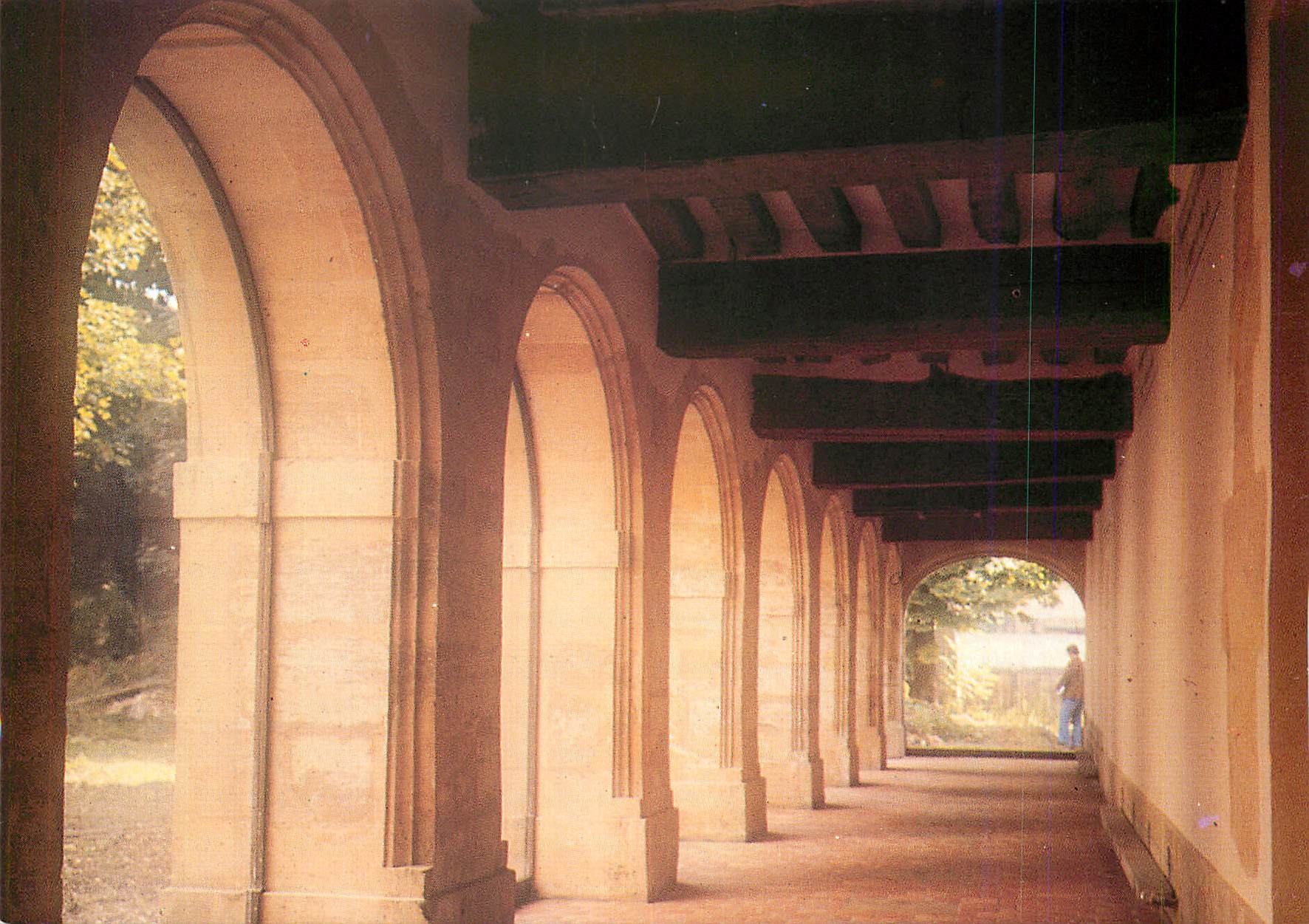 CPM Saint Denis Musee Municipal d'Art et d'Histoire Vue du Cloitre 