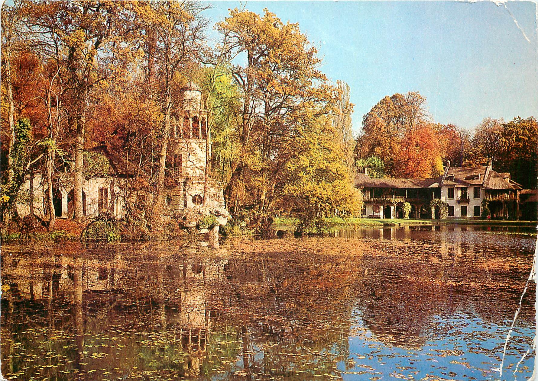CPM Versailles Hameau de Marie Antoinette La Tour de la Pecherie 
