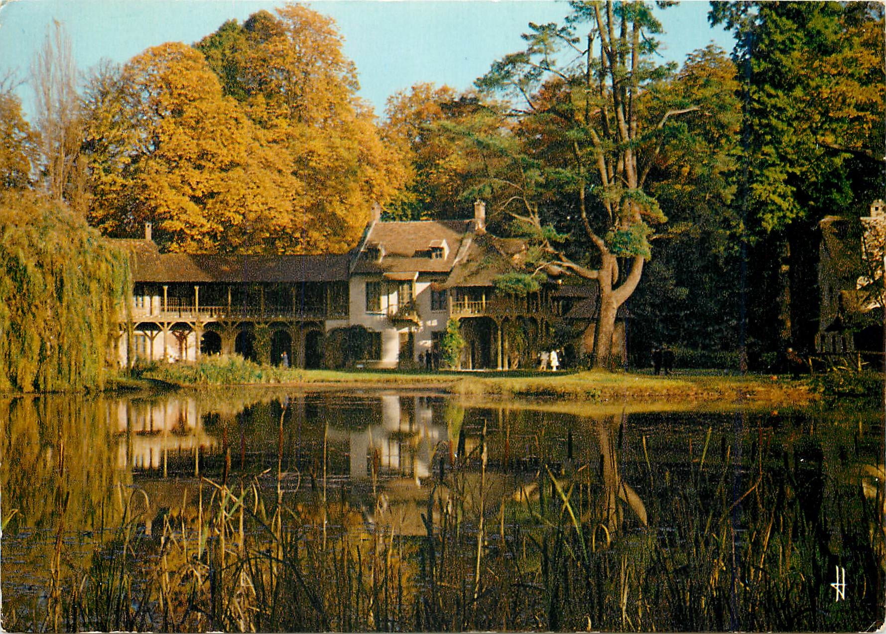 CPM Versailles Hameau de la Reine a Trianon 
