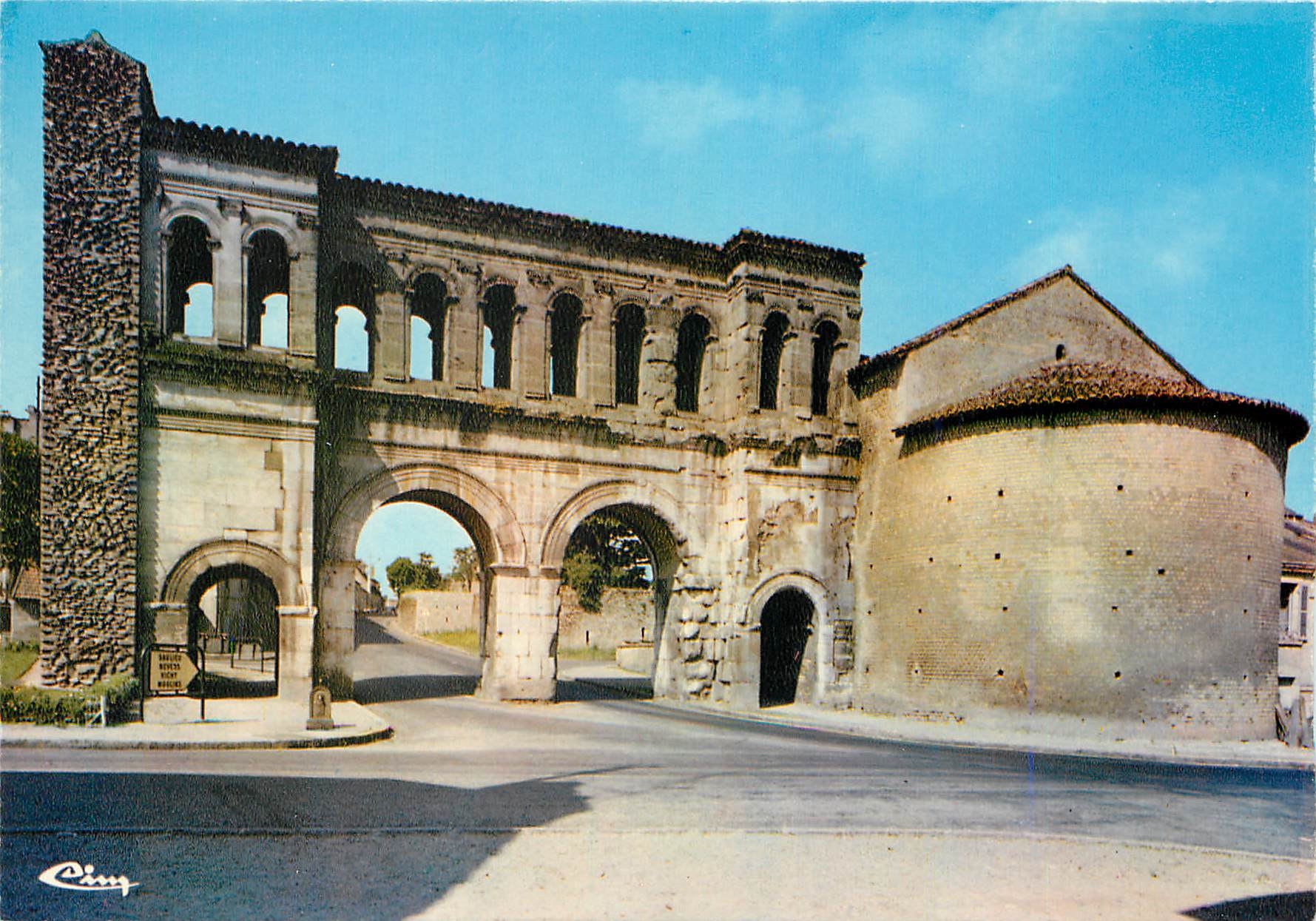 CPM Autun Antique S et L Porte de St Andre 