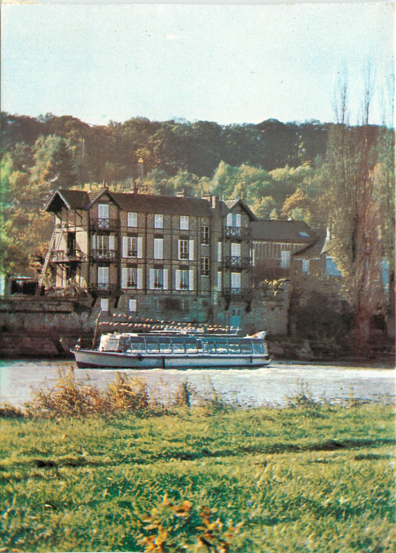 CPM Croisieres Touristiques sur La Seine et l'Yonne Vedettes du Val de Seine Quai du Loing Mammes