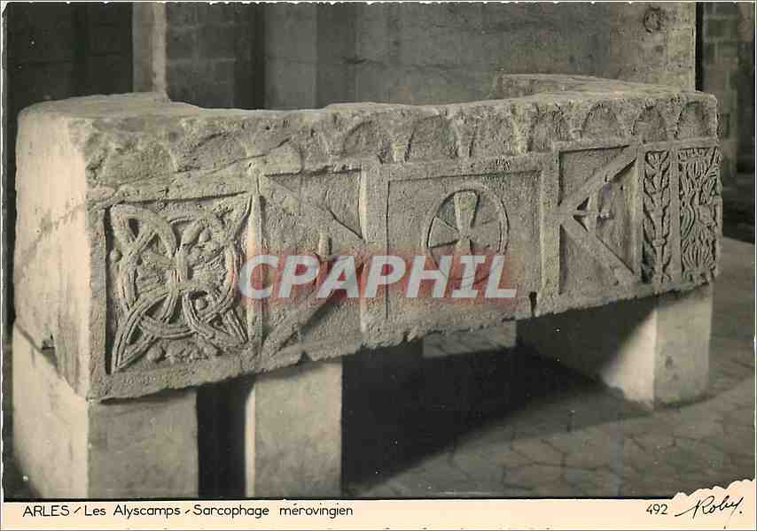 CPM Arles Les Alyscamps Sarcophage merovingien 