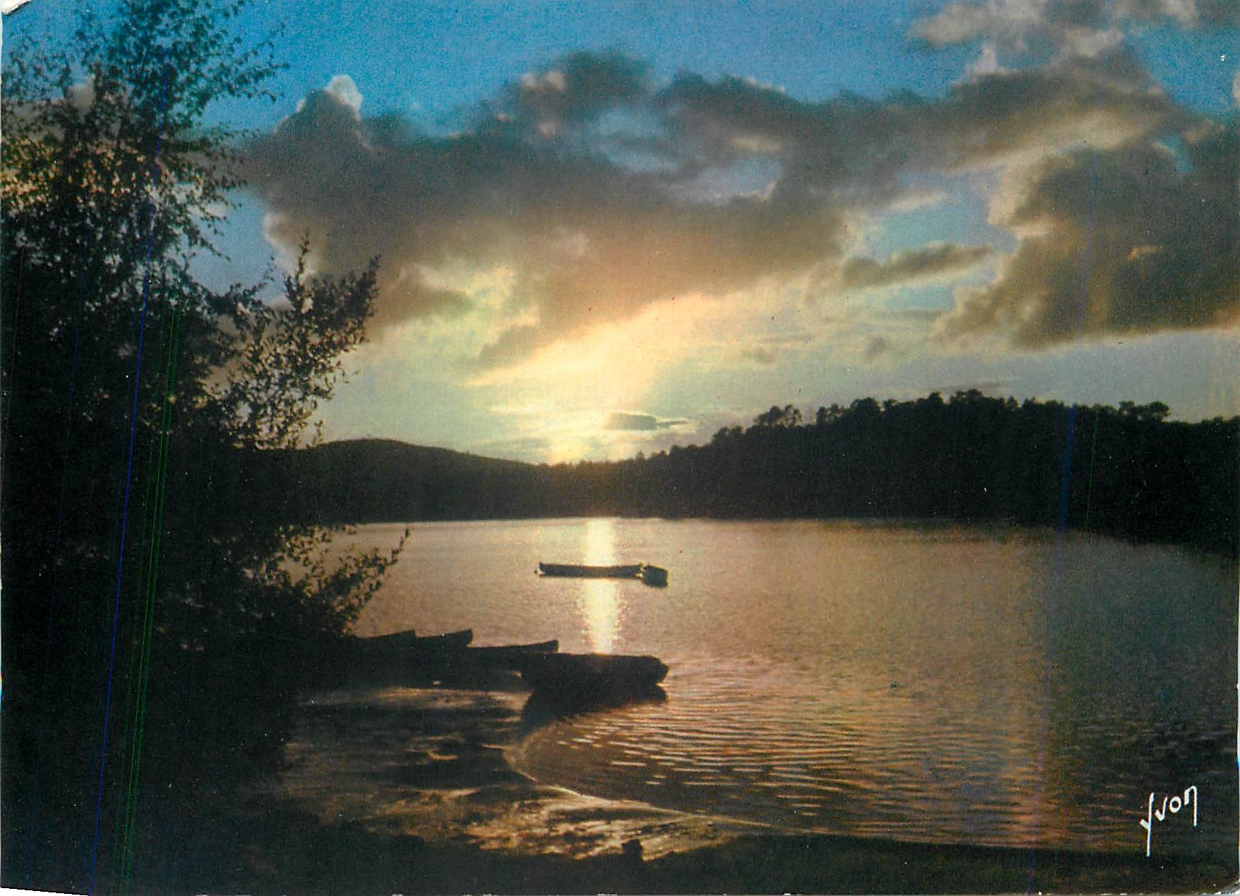 CPM La Bretagne Coucher de Soleil sur un Lac Breton 