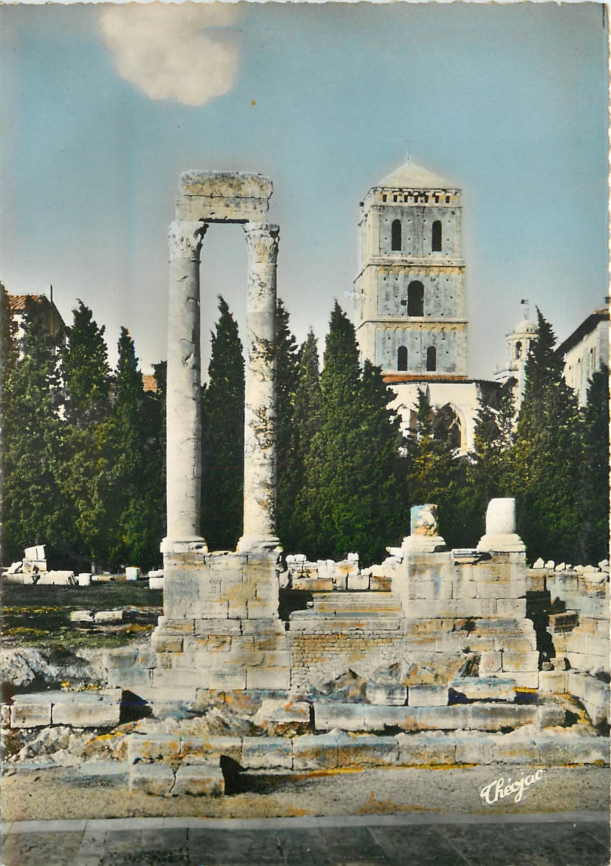 Les Ruines du Théâtre Antique et le Clocher St-Trophime — Arles — Éditions Théo Jac