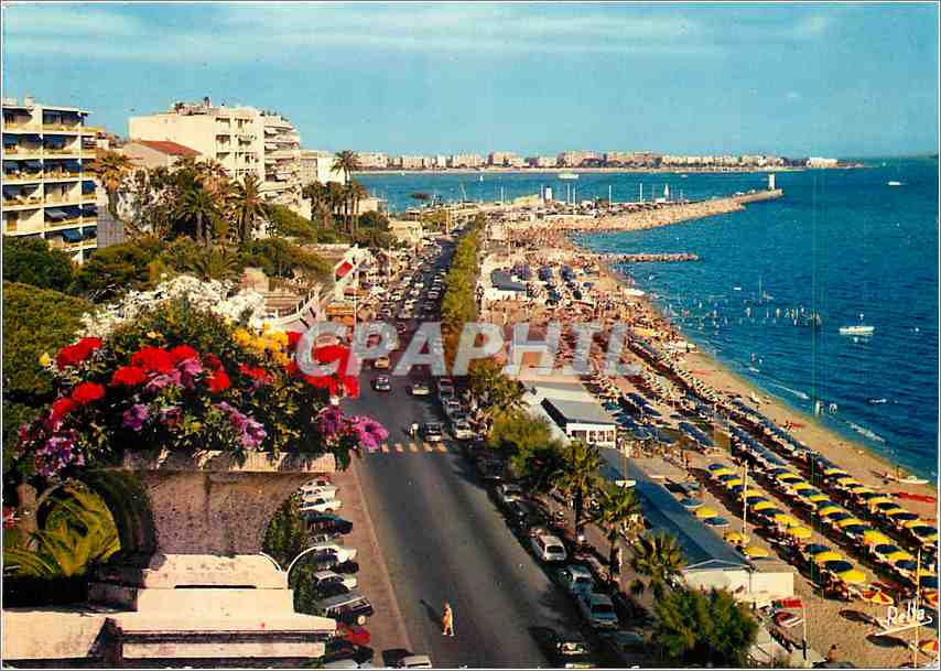 CPM La Cote d'Azur Cannes AM La Plage du Midi 