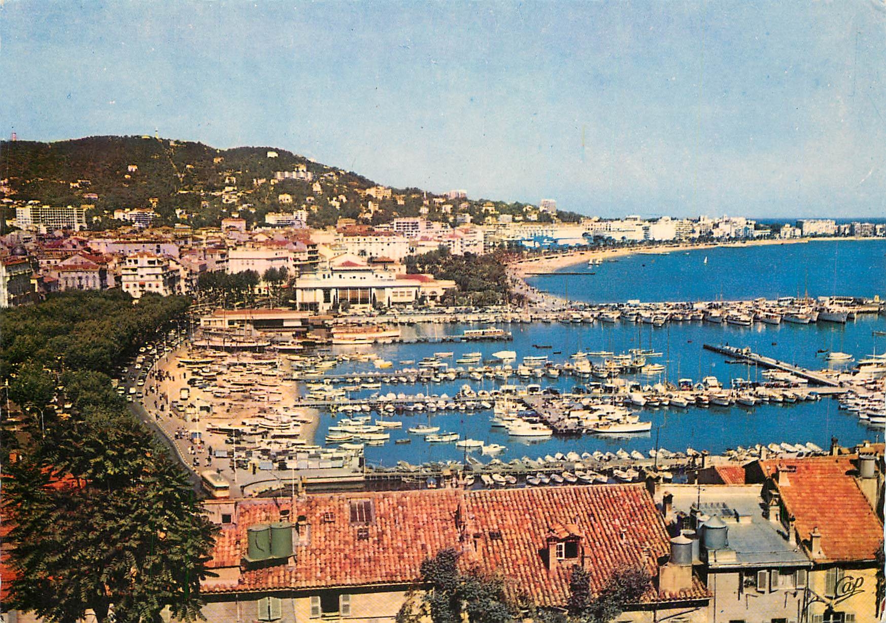 CPM Cannes Vue generale 