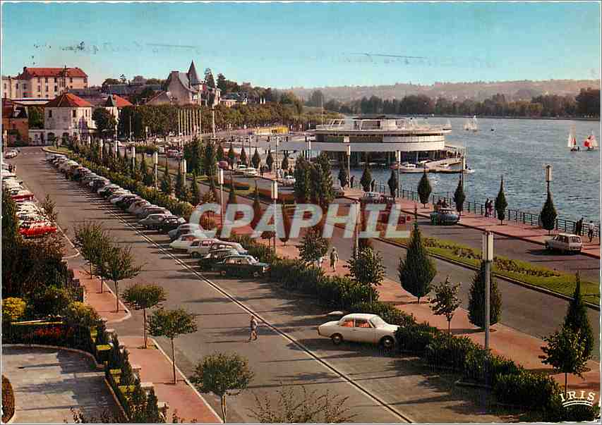 CPM Vichy Allier Boulevard de Latire de Tassigny et le Rotonde du Lac 