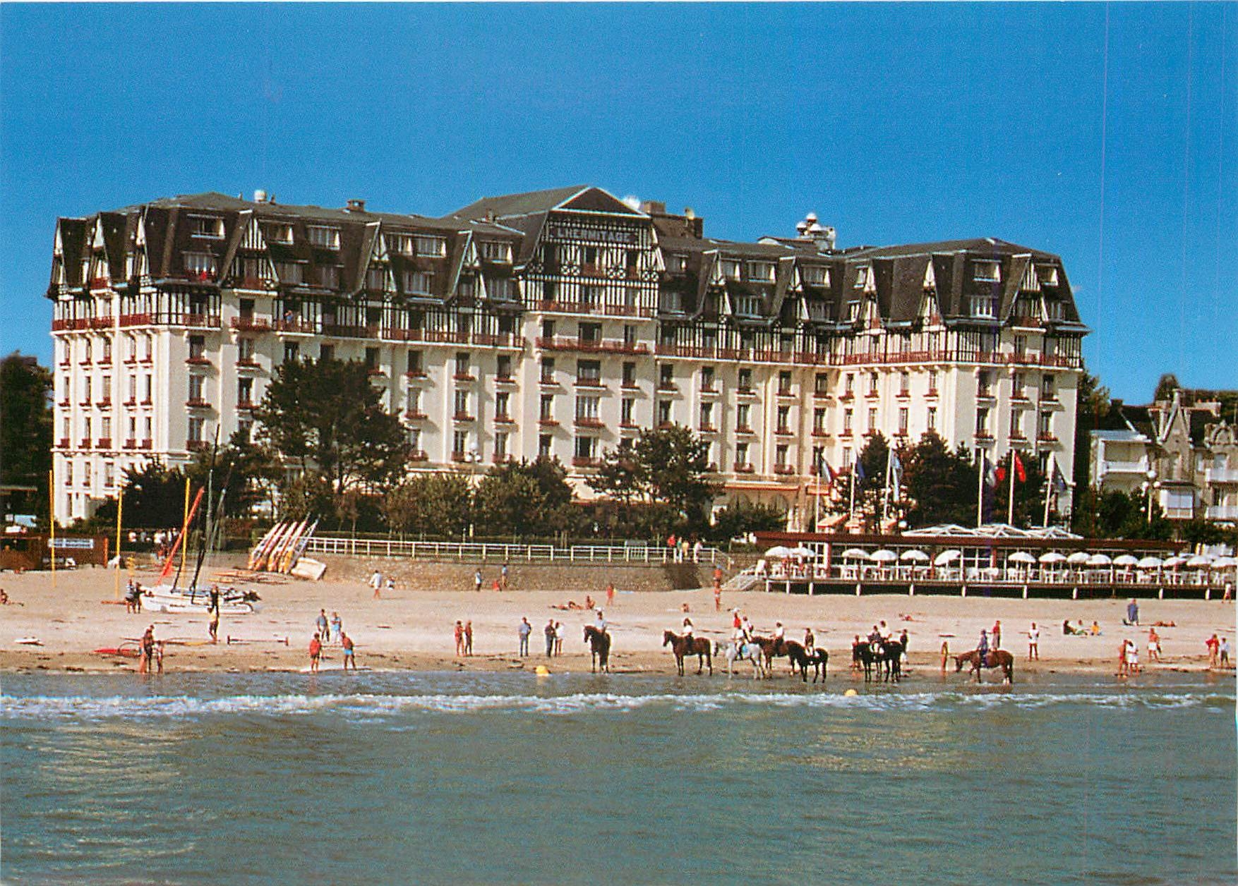 CPM Hotel Hermitage Barriere Esplanade Lucien Barriere La Baule
