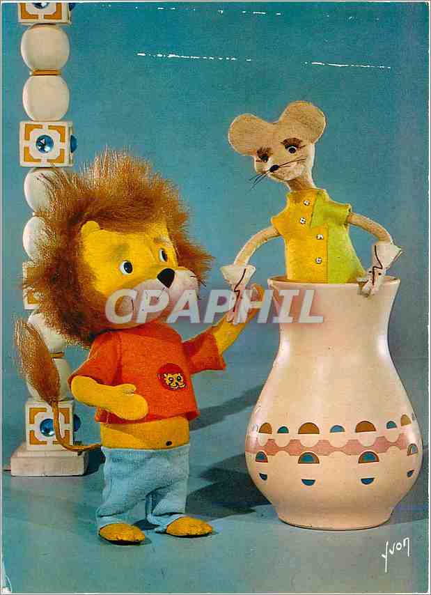 CPM Titus le petit lion Titus aide Berenice a sortir de sa potiche 