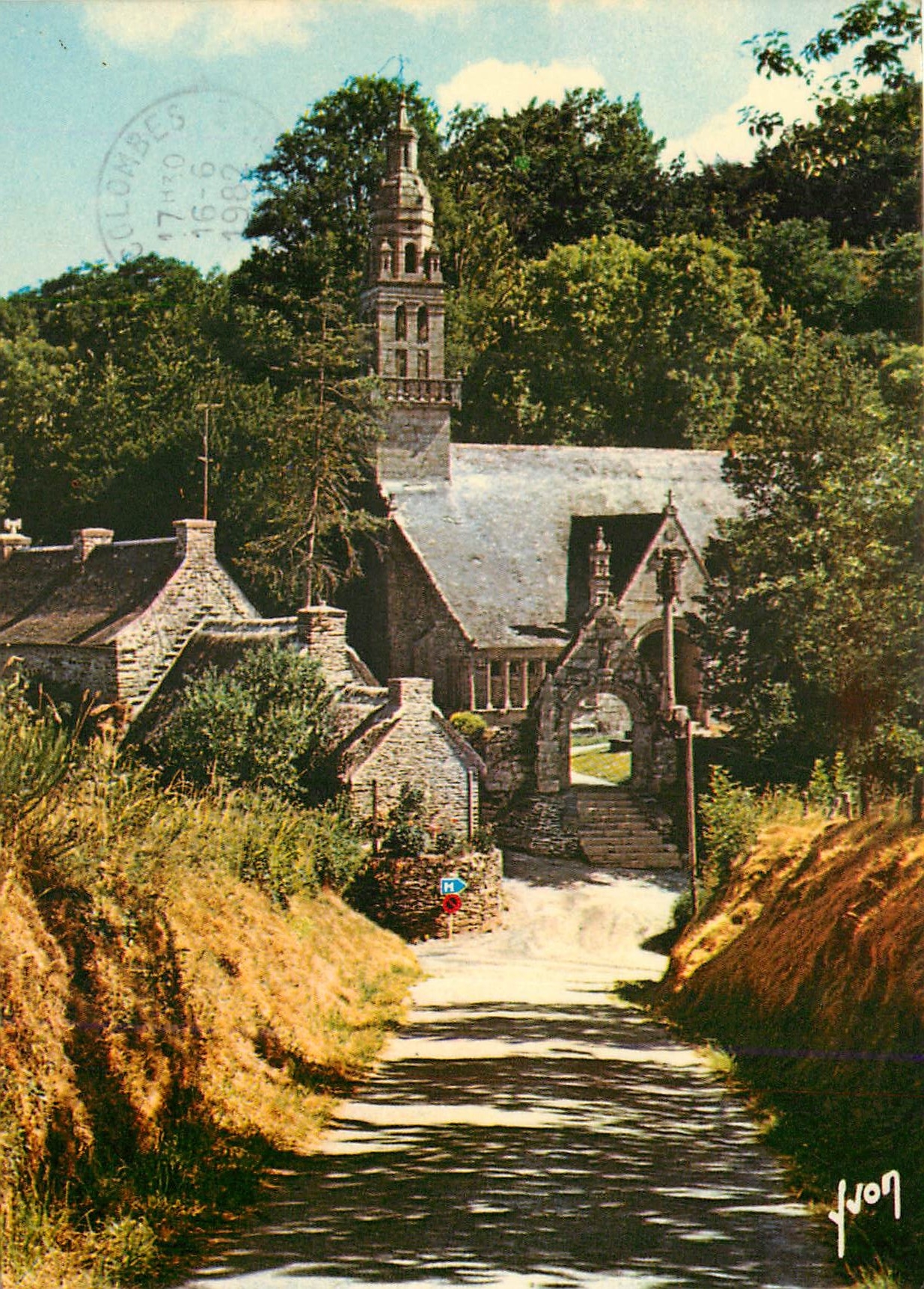 CPM La Bretagne Chateaulin Finistere Chapelle de Notre Dame 