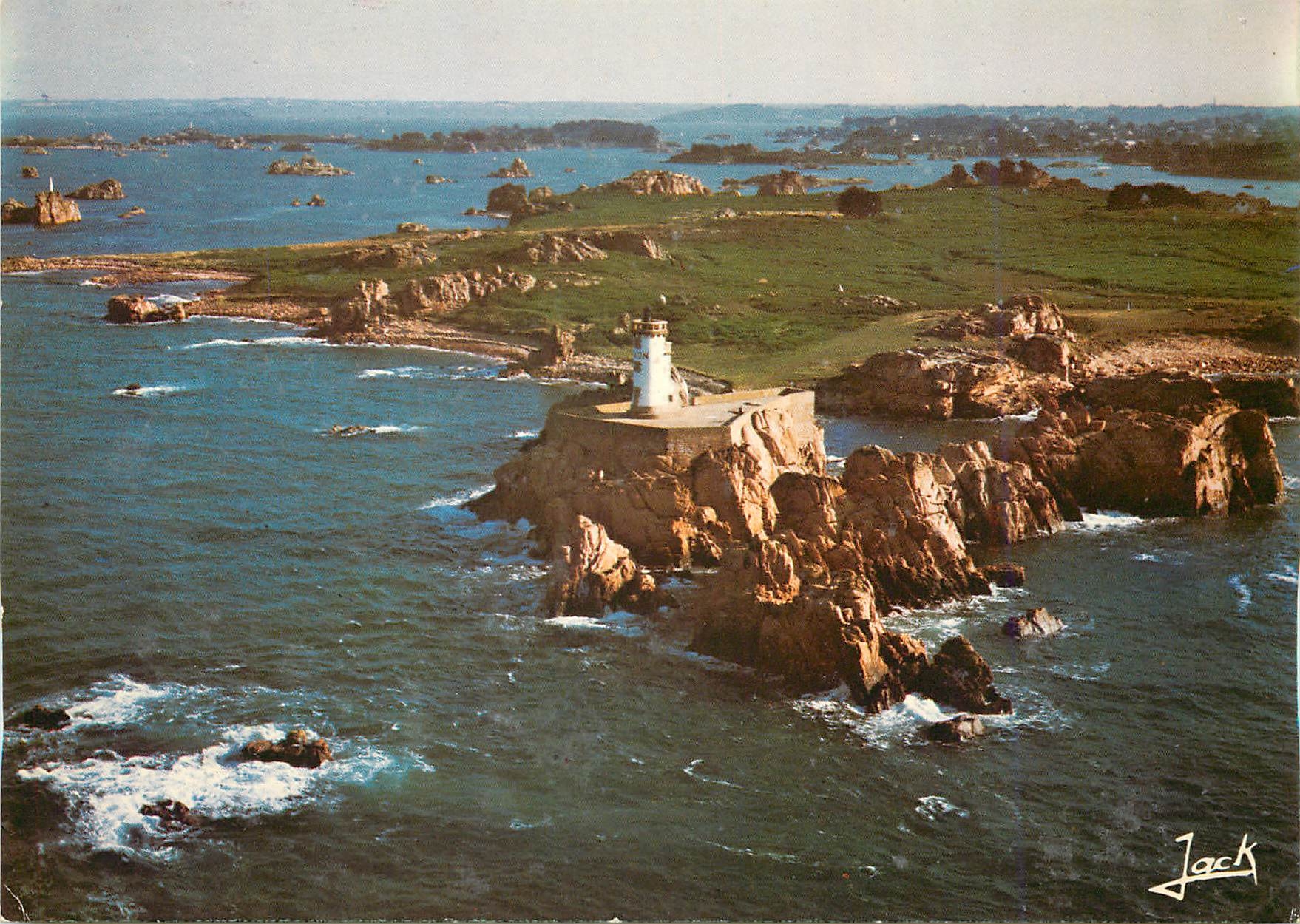 CPM Ile de Brehat L'Ile des fleurs et des rochers roses 
