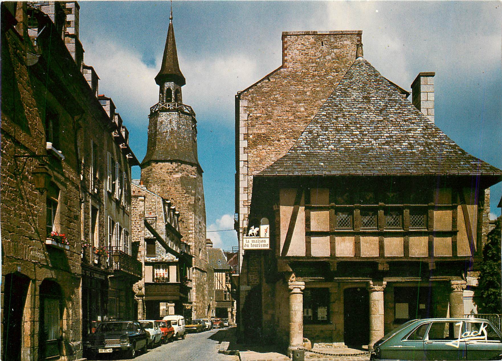 CPM Dinan La Tour de l'Horloge et la maison du Tourisme 