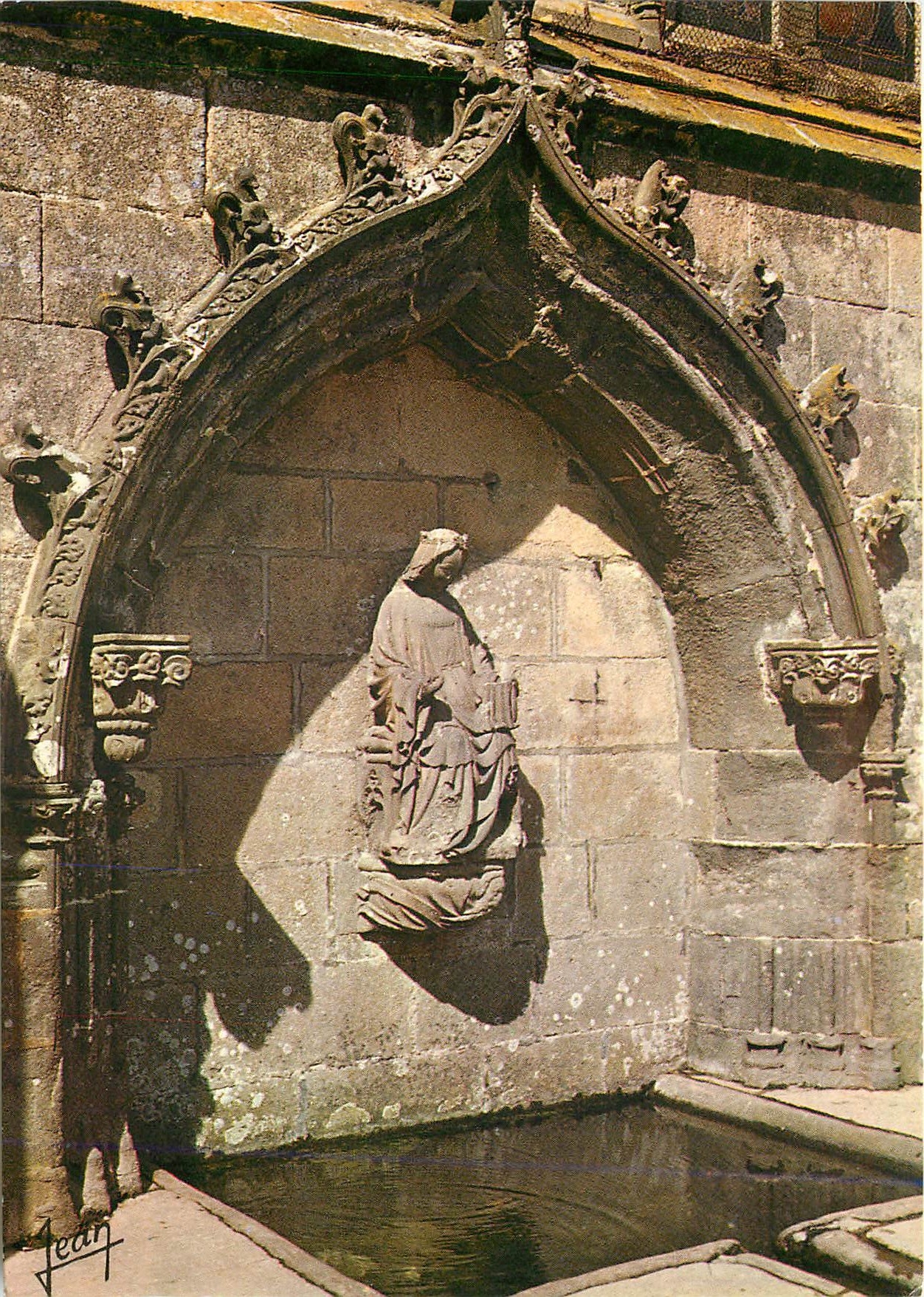 CPM La Bretagne La Fontaine miraculeuse du Folgoet 