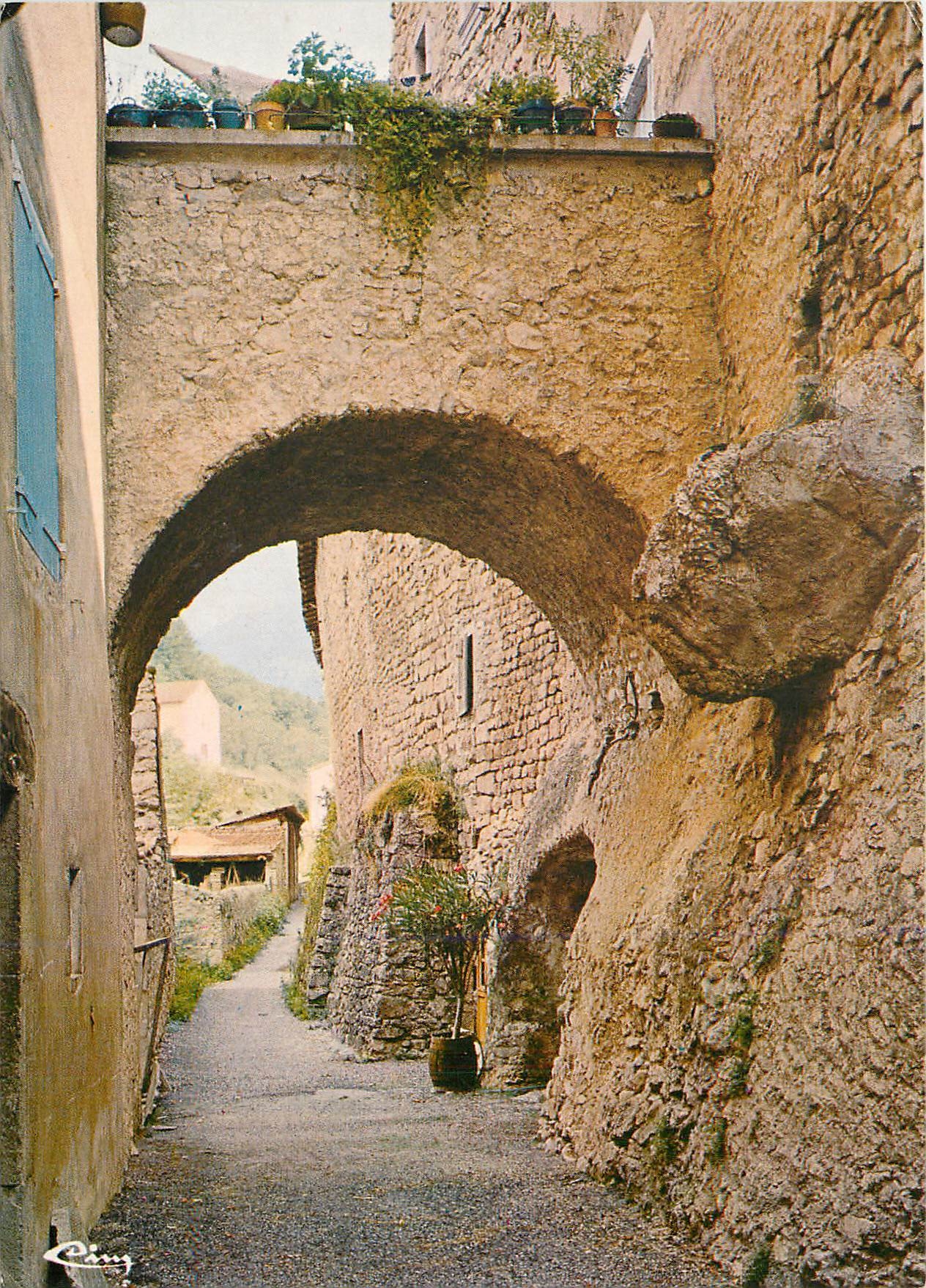 Chatillon-en-Diois - Vieille rue dans le quartier du Ruissseau — Éditions et Impressions Combier / Mâcon, n° C3 26086-1-1113