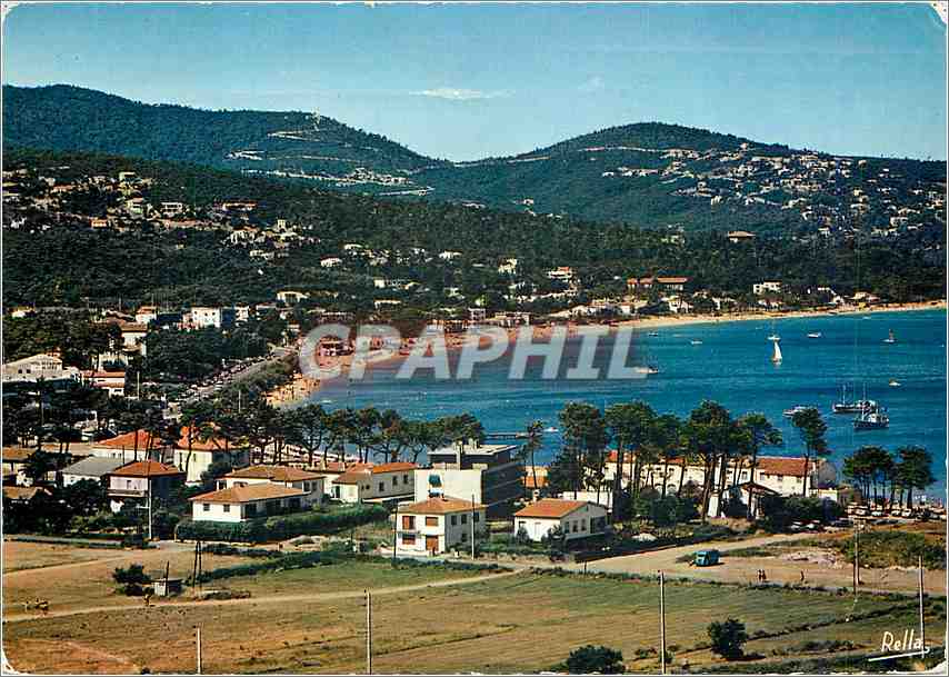 CPM Cavalaire sur Mer Var La Plage Au fond Le Parc de Cavalaire 