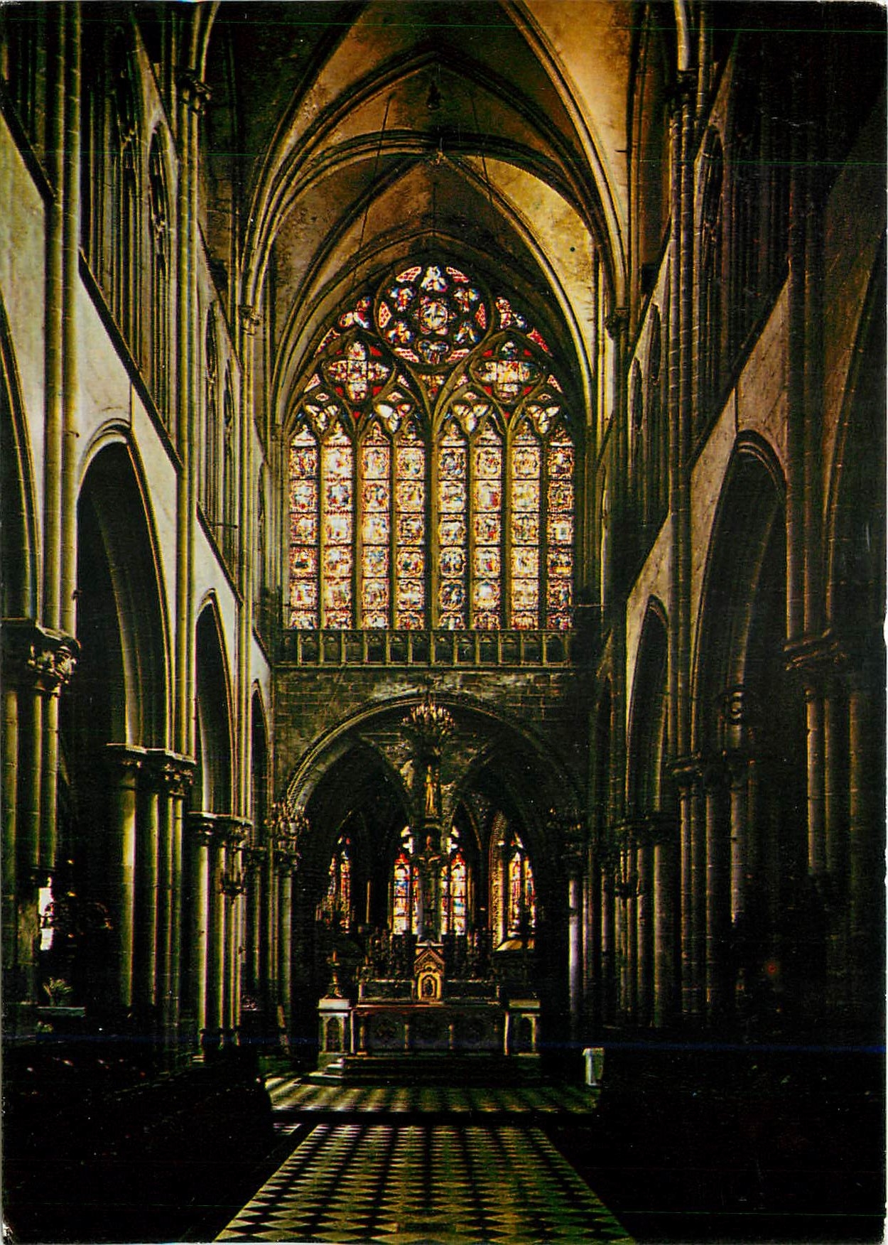 CPM Dol de Bretagne L et V La Cathedrale Le Choeur 