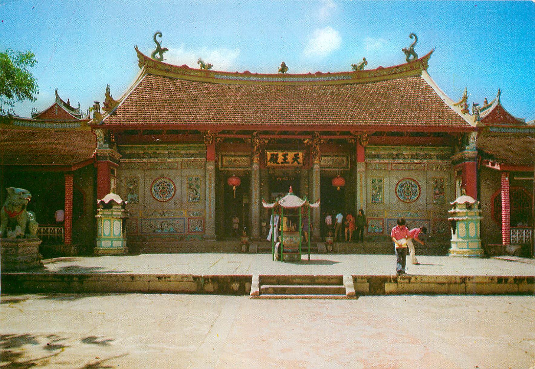 CPM Siang Lim Temple The Oldest and Biggest Buddhist Temple in Singapore 