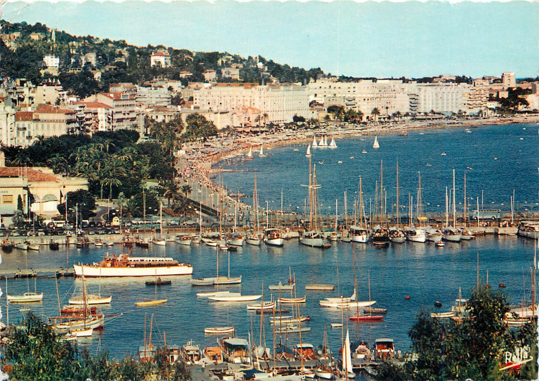 Cannes — Vue générale sur le Casino Municipal et la Croisette — Éditions Rellacolor