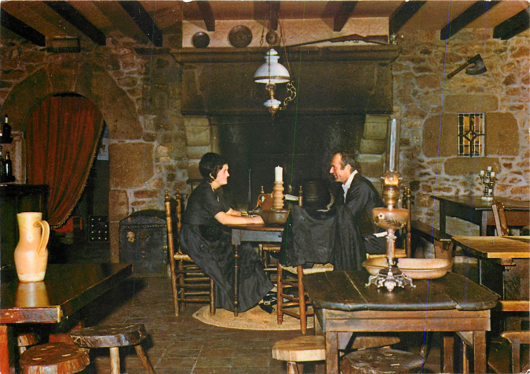 CPM Au Char a Bancs Moulin de la Ville Geffroy Plelo Creperie Ferme bretonne
