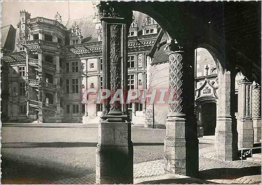 CPM Blois Loir et Cher Le Chateau aile Francois vu de la galerie de l'Aile Louis XII 