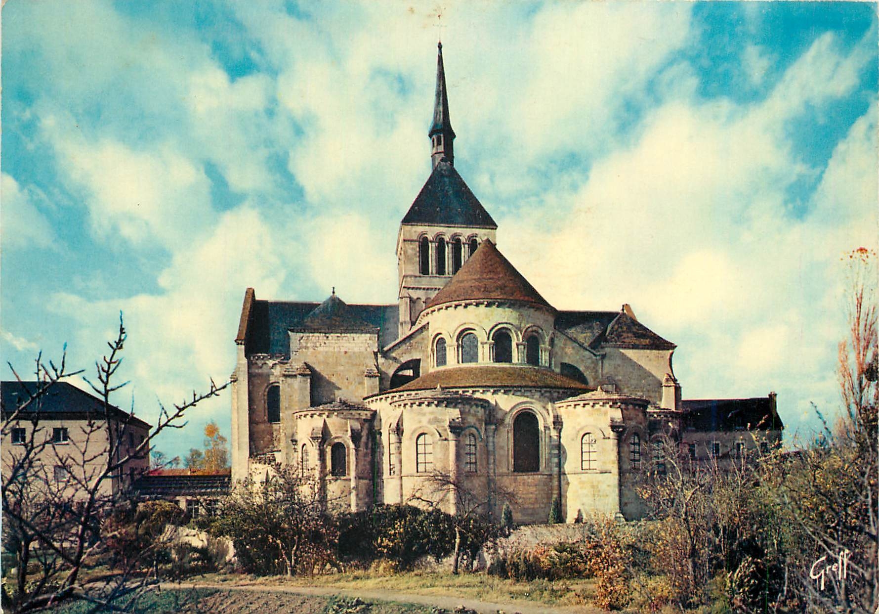CPM St Benoit sur Loire Chevet roman de la Basilique 