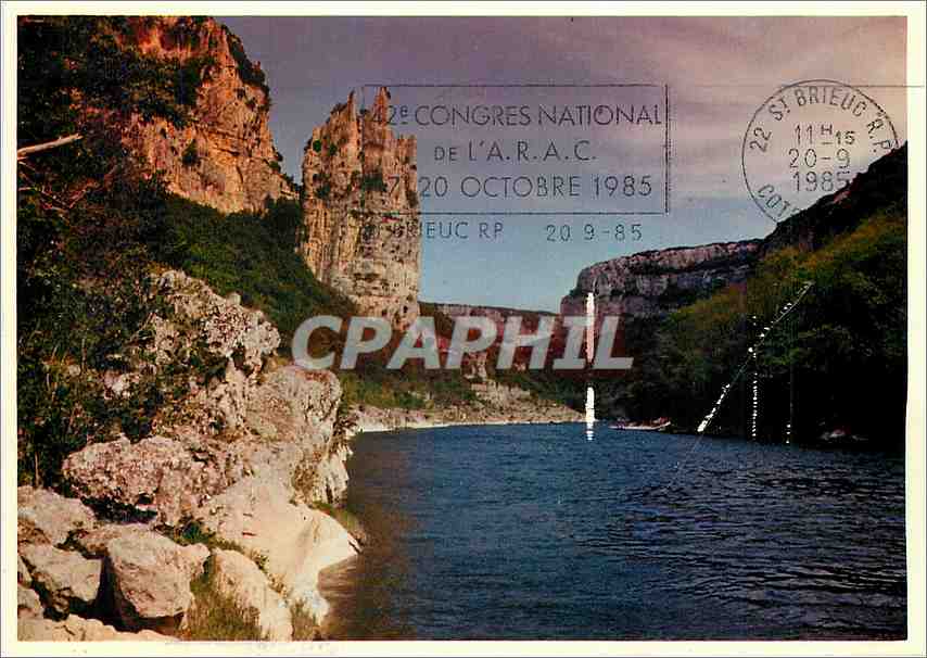 CPM Ardeche La Cathedrale et les falaises en surplomb de la riviere 