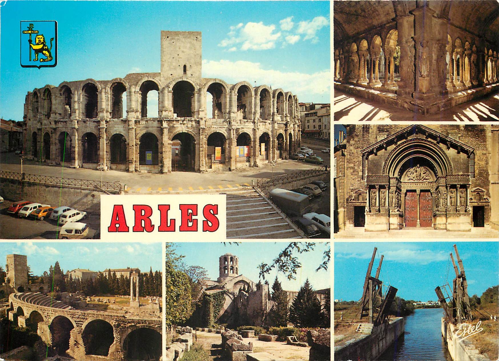 CPM Arles Provence Arles (Bouches du Rhone) les arenes amphitheatre bati par les premiers empereurs 