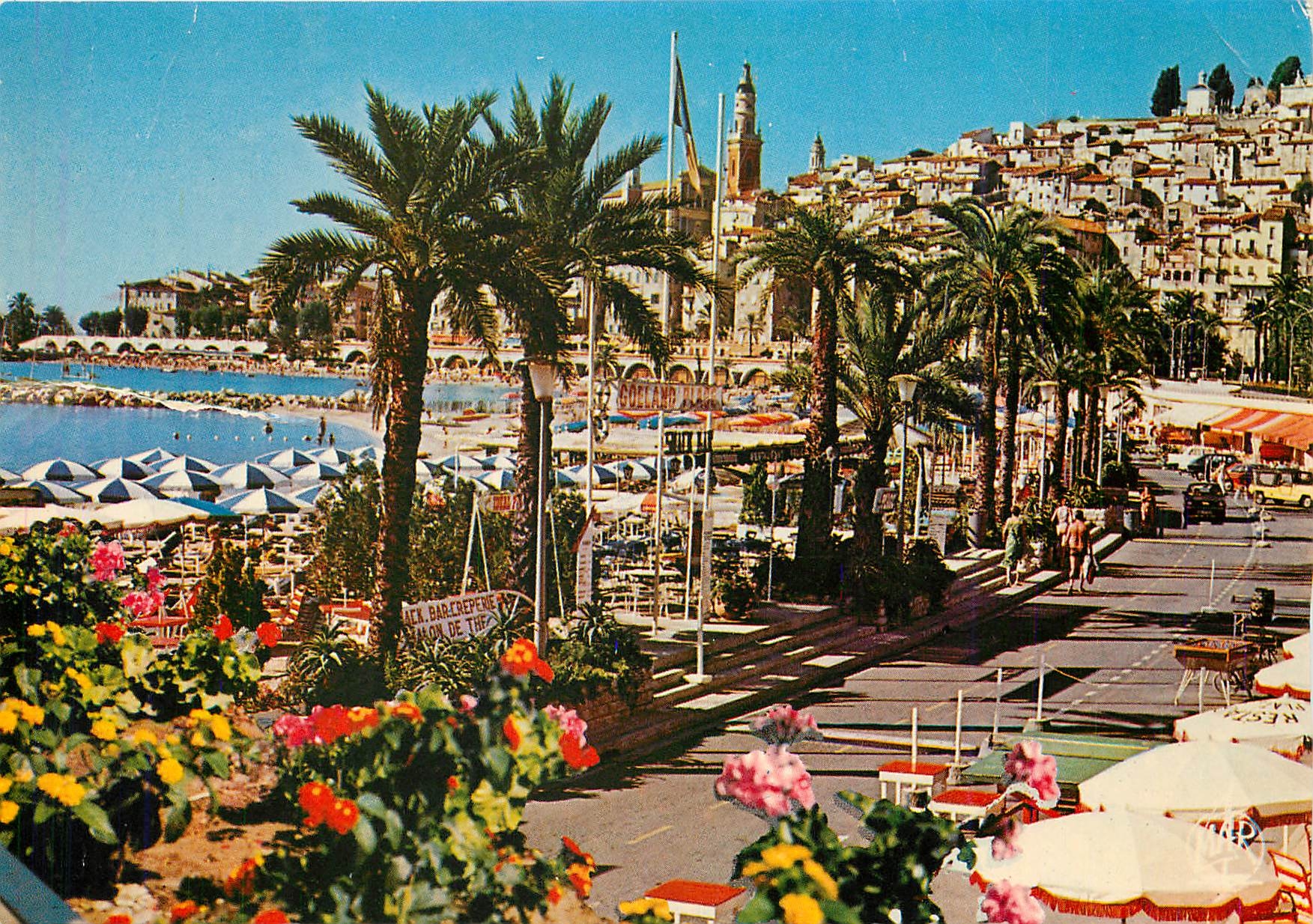 CPM La Cote d'Azur Menton La Perle de France La Plage et la vieille ville