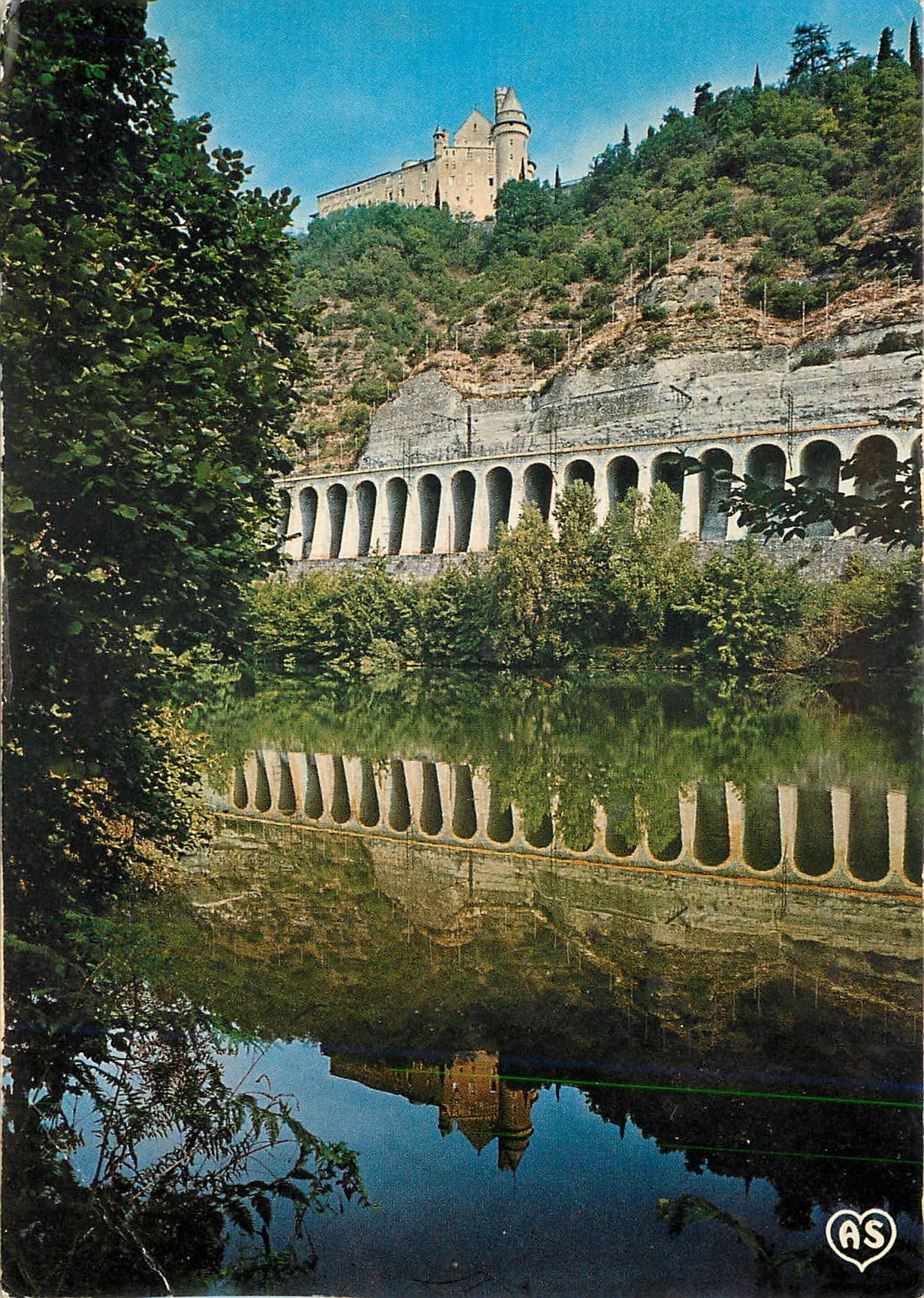 CPM En Parcourant le lot Pittoresque Chateau de Mercues (Lot)