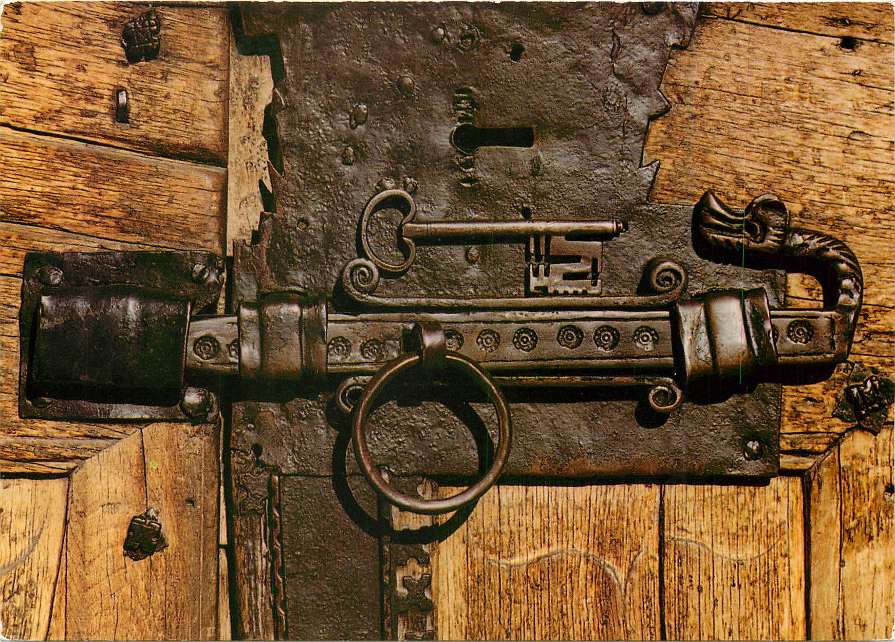 CPM Eglise de Vallouise detail de la Serrure (XVIe s)