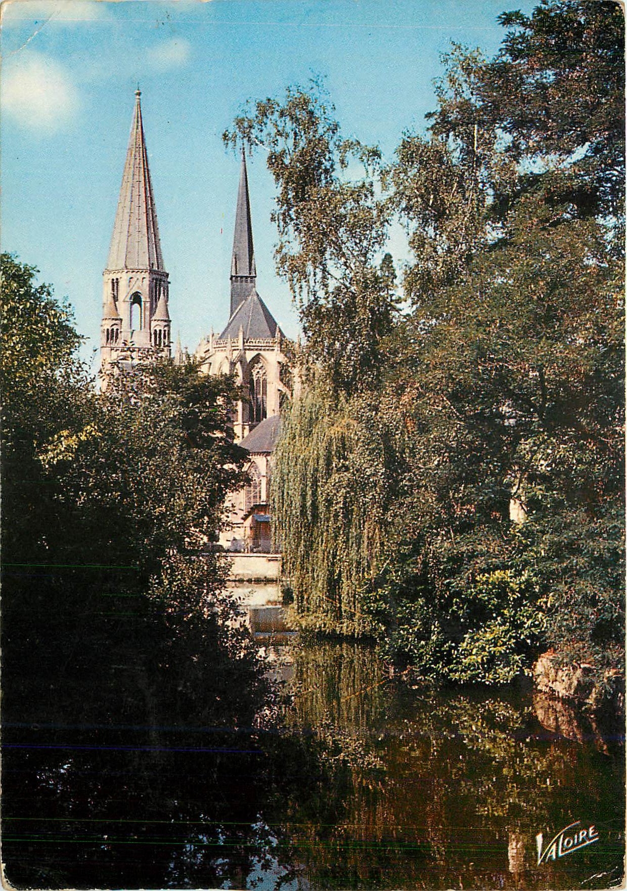 La Vallée du Loir: Vendôme (Loir-et-Cher) — perspective sur l'église abbatiale de la Trinité — éditeur Valoire