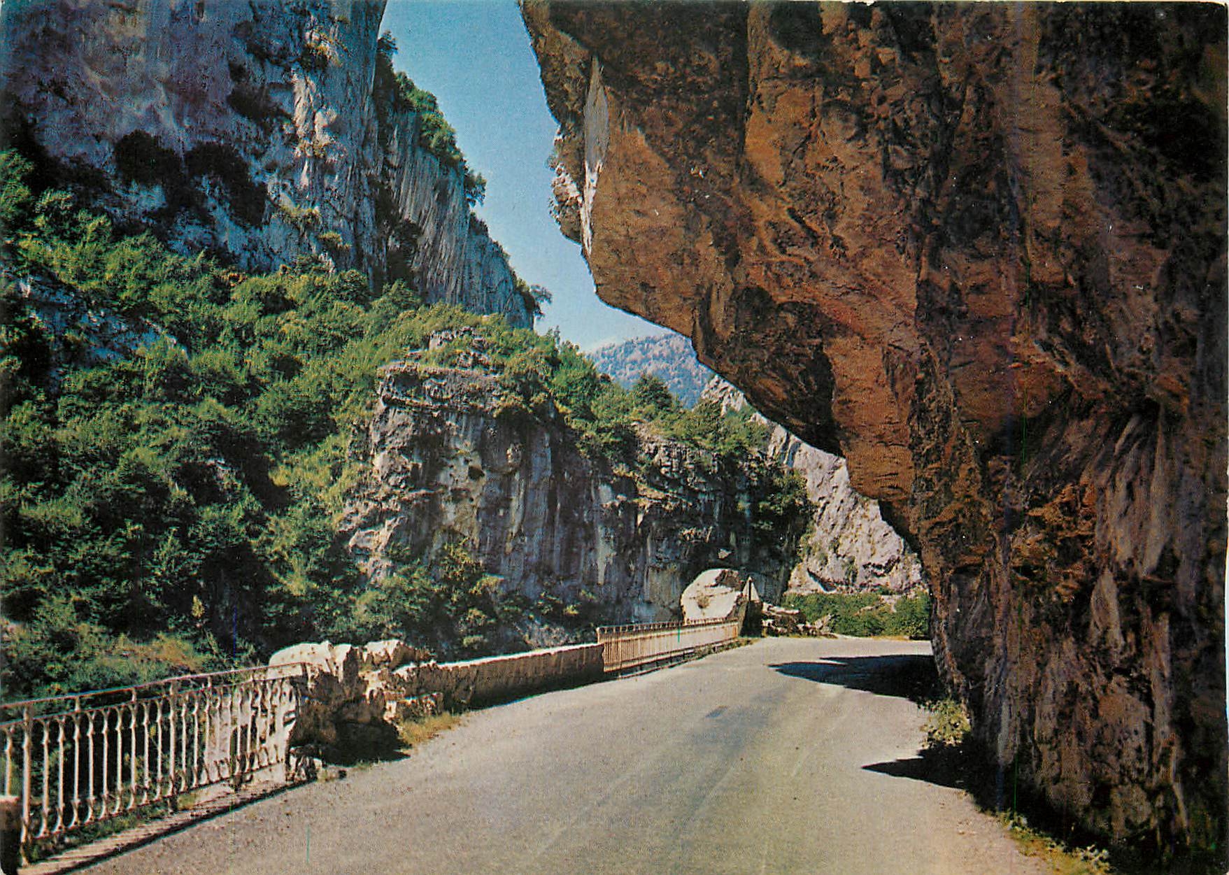 CPM Cote d'Azur French Riviera Excursion des Gorges du Loup Passage dans les Gorges