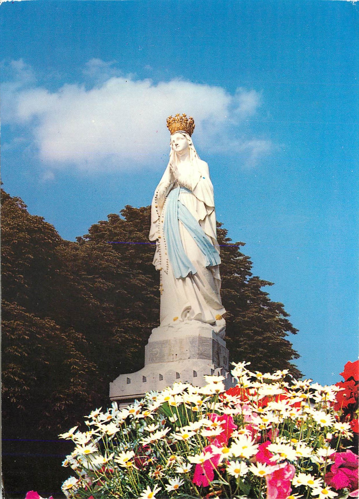 CPM Lourdes (H P) La Vierge Couronnee