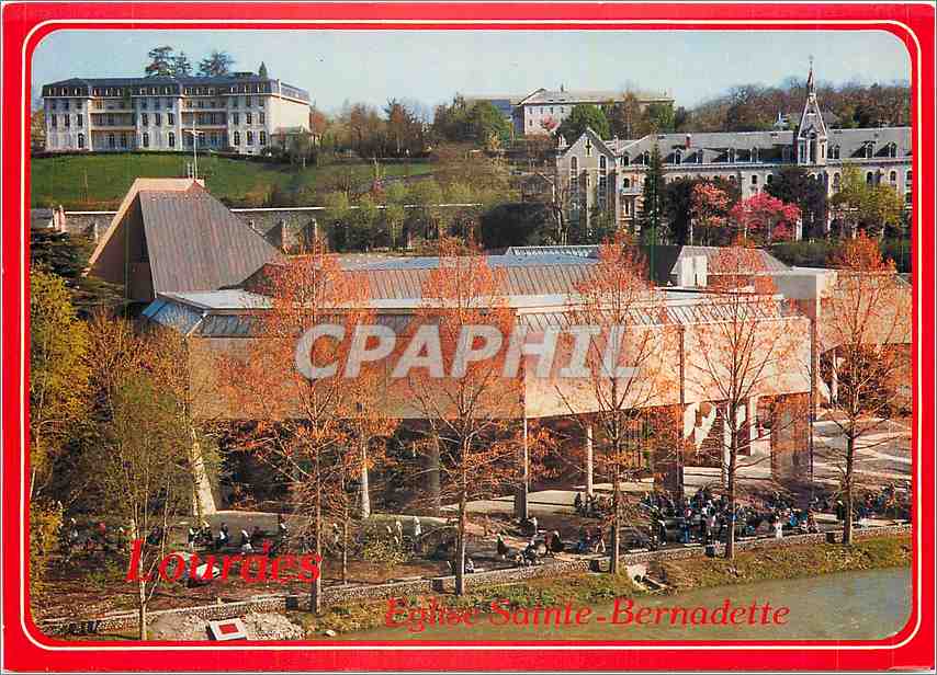 CPM Lourdes (H P) l'eglise Sainte Bernadette