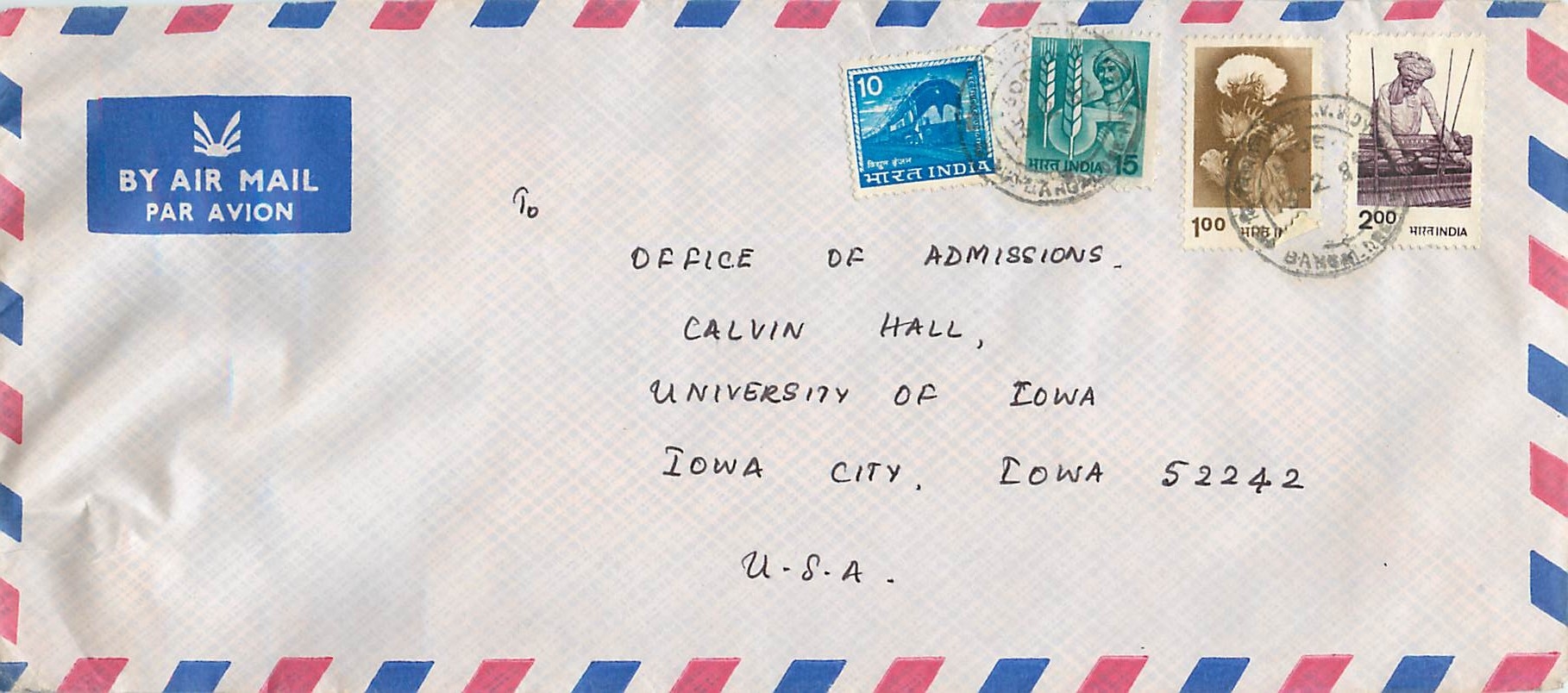 Enveloppe aérienne envoyée de l'Inde vers l'Université d'Iowa — timbres et cachet d'envoi visibles