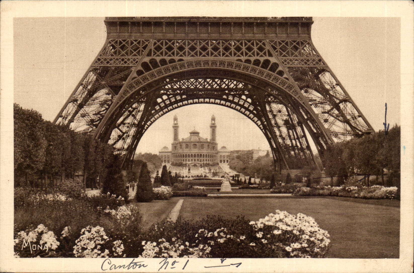 Paris CPA Les jardins de la Tour Eiffel