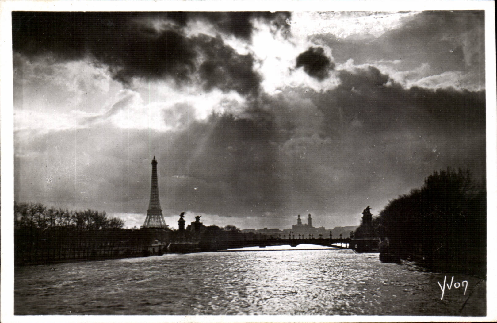 Paris CPA Coucher de soleil sur la Seine