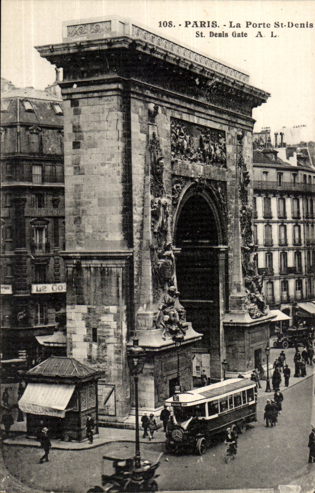 Paris CPA La porte Saint Denis 