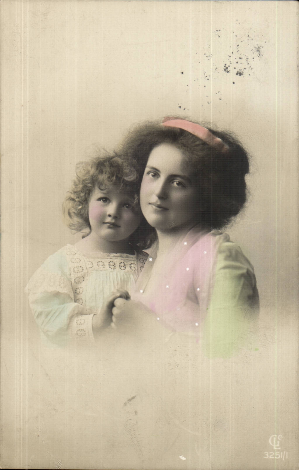 Fantaisie - Femme - Woman and child with soft sweet expressions (carte hongroise Hungary Hongrie)