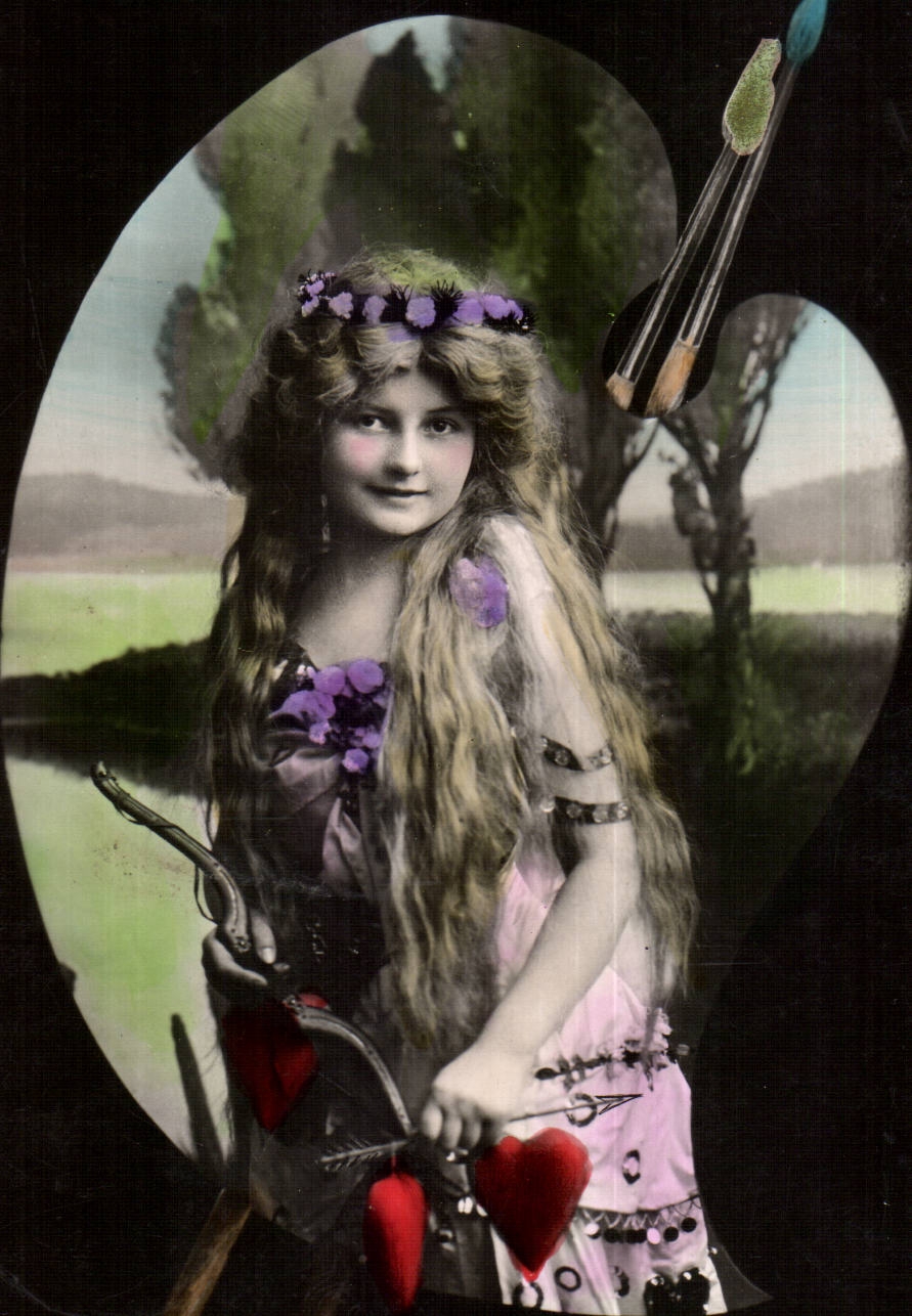 Jeune femme en costume de Cupidon — carte postale colorisée — éditeur non identifié