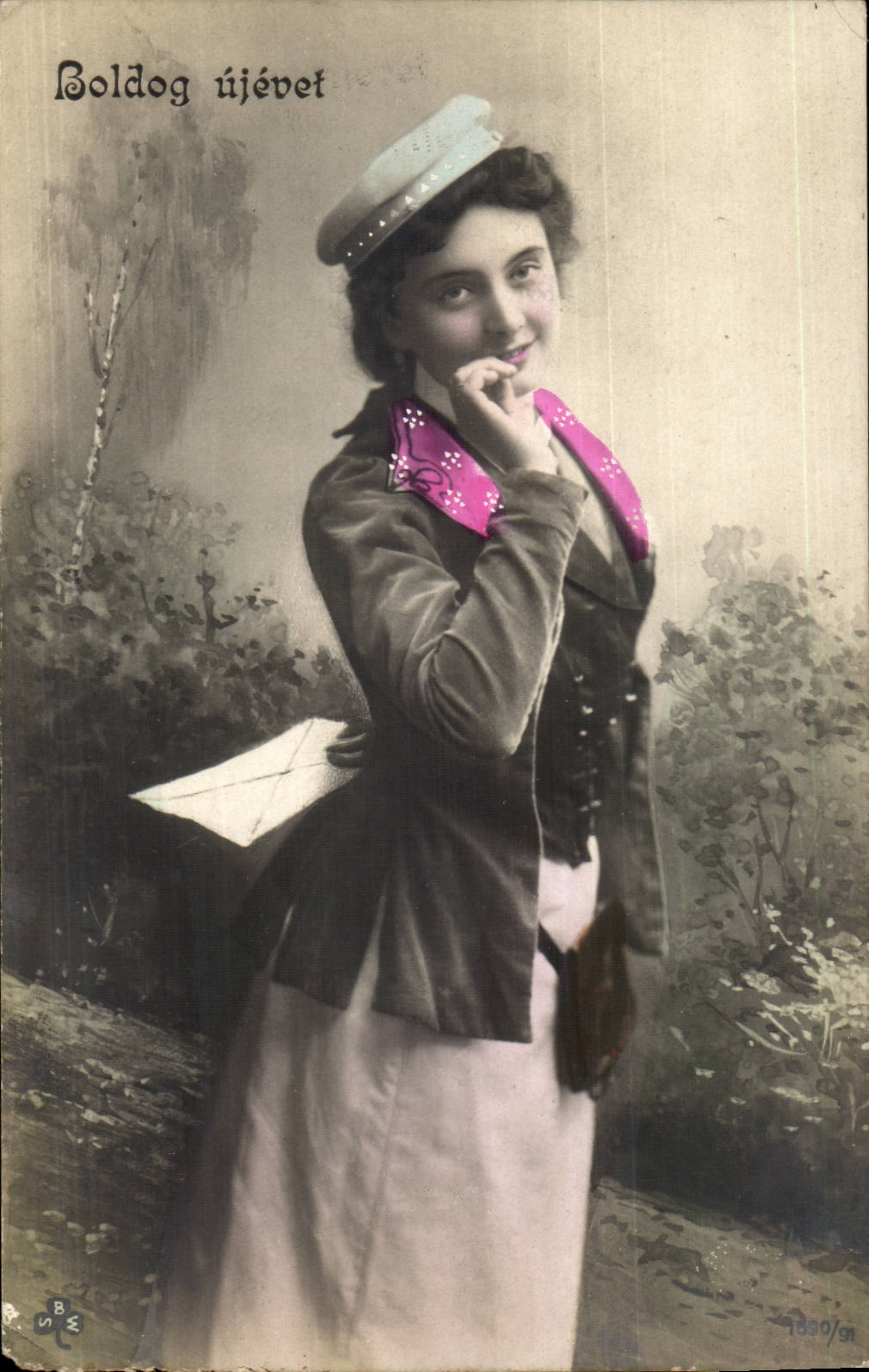 Fantaisie - Femme - Woman with sassy cap (carte hongroise Hungary Hongrie) CPA 