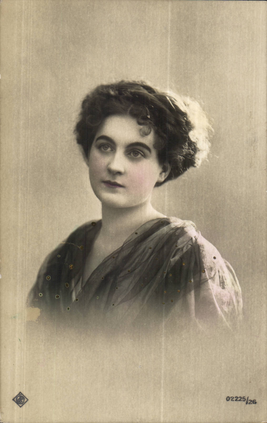 Fantaisie - Femme - Lovely woman with enchanting eyes (carte hongroise Hungary Hongrie)- CPA 
